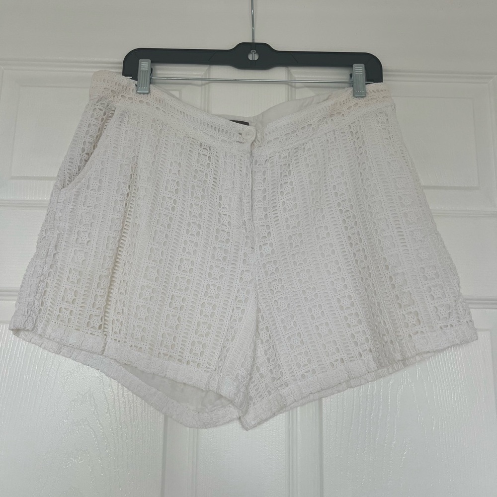 Tommy Bahama Shorts Womens White Eyelet Cotton Embroidered Summer Pockets Sz 10